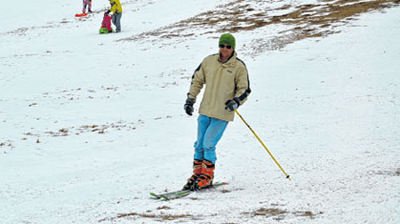 “Proljetno” skijanje i sanjkanje u Mrkoplju