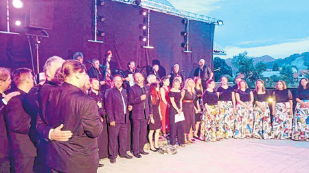 Koncertom klapa i vokalnih skupina završio šesti Artfest čiji je program u Mrkopalj privukao brojnu publiku